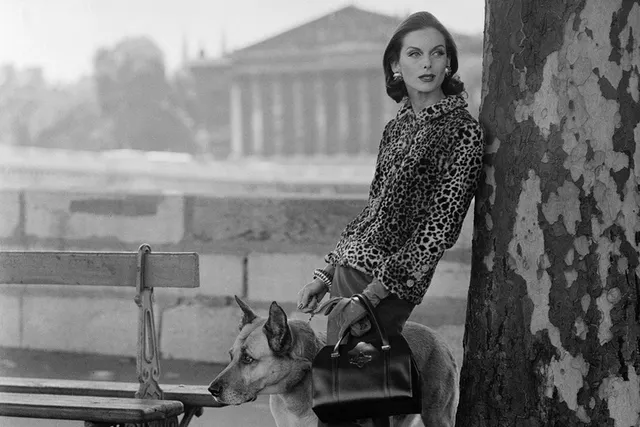 La mode des années 50 s'expose au Palais Galliera