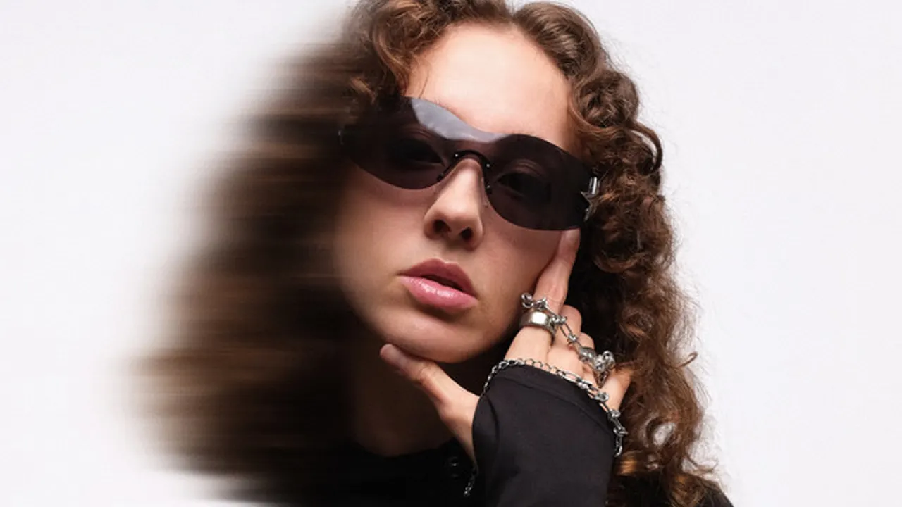 Huush: Emjie, Hen Yanni, Stereotype & More