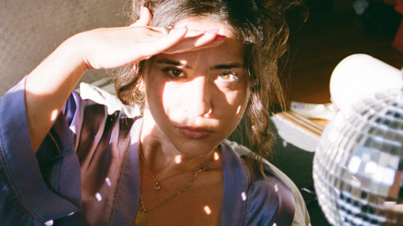 Meghan Dowlen, Absolute Treat, Essie Watts