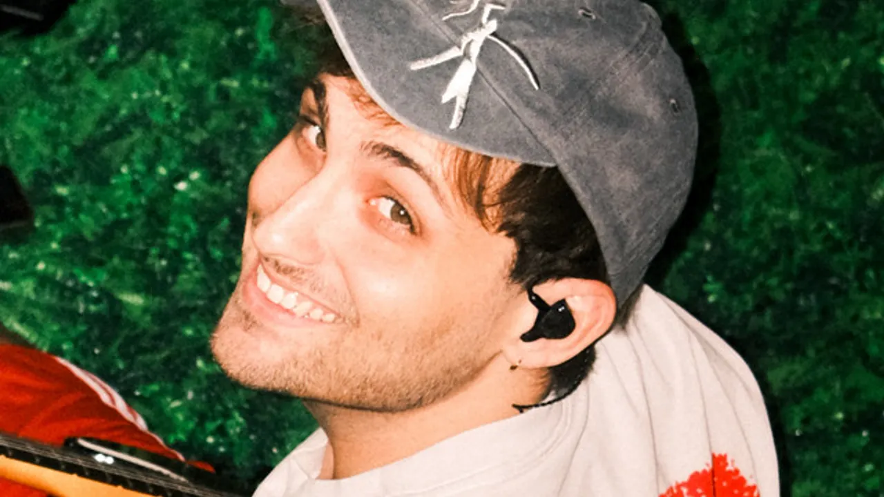CHRIS JAMES