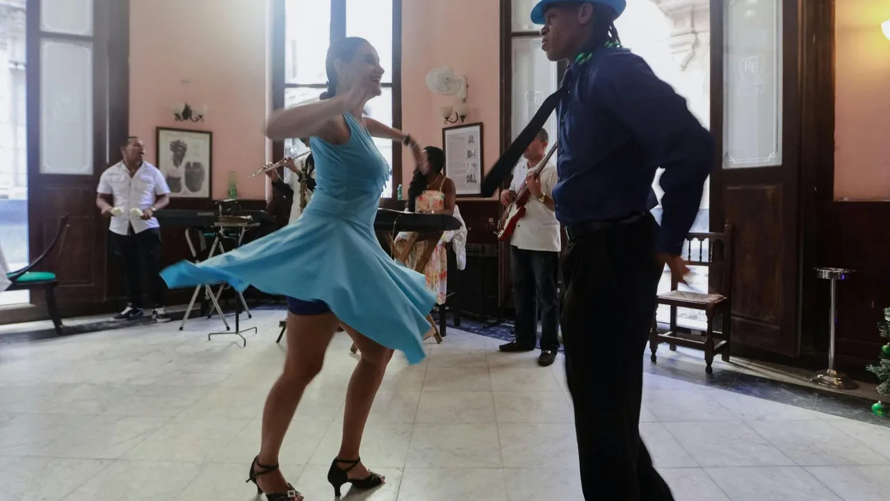Semaine de la Danse à la Halle Flachat - Salsa + DJ set Latino