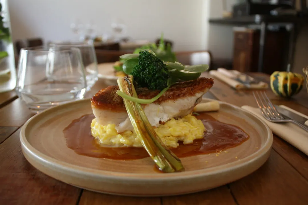 Aux Plumes Restaurant Paris