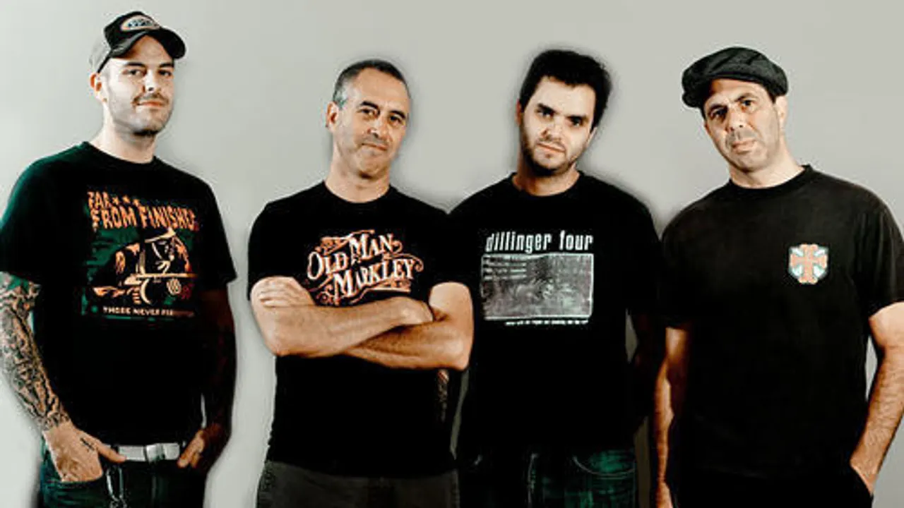 The Adolescents en concert