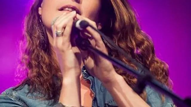 Julia en concert au Cavern Club