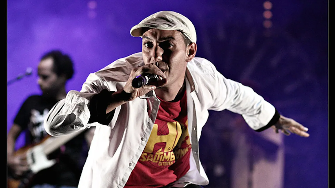 HK & Les Saltimbanks en concert
