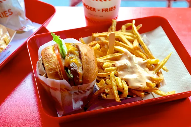 Burger and fries : un burger comme en Californie