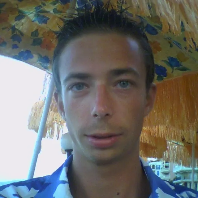 Nicolas L