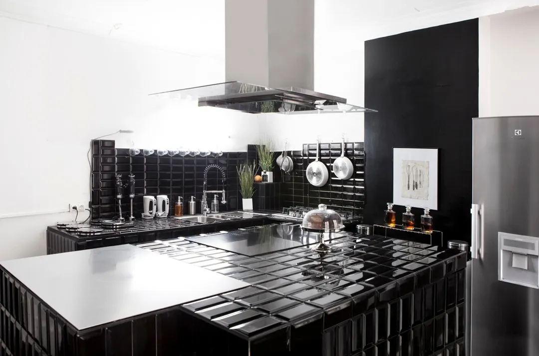 L'Atelier Noir Restaurant Shop Paris