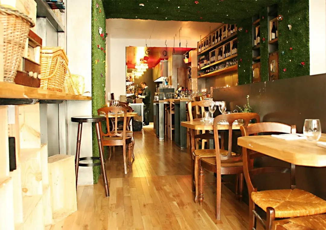 Les Agités Club Restaurant Bar Paris