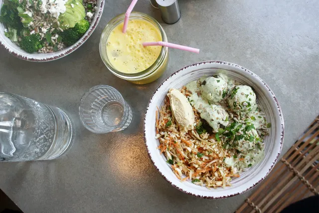 Restaurant Nous Valmy, la nouvelle cantine du canal Saint-Martin