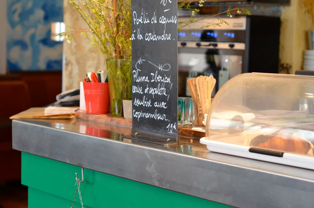 Café Petite Restaurant Paris