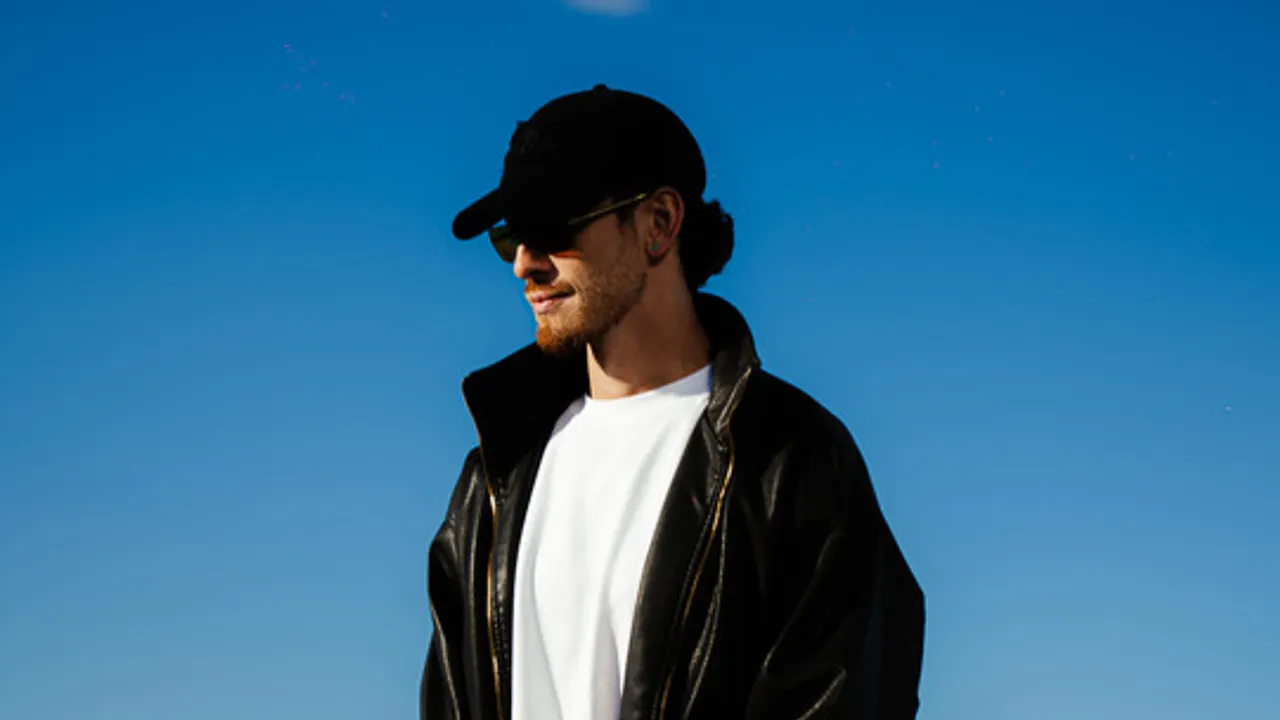 Artefact: Jay de Lys, Valentine Groove